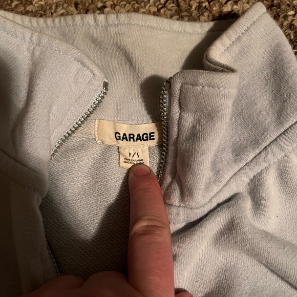 Garage 1/4 zip - Picture 4 of 6